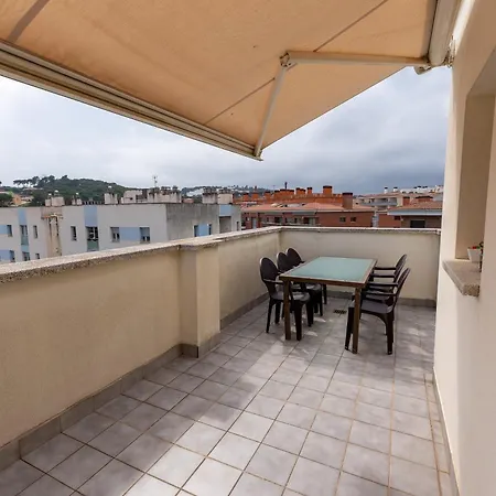 Penthouse Fenals דירה *