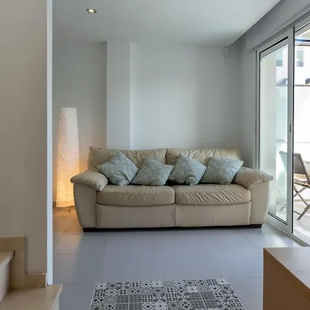 Penthouse Fenals יורט דה מאר