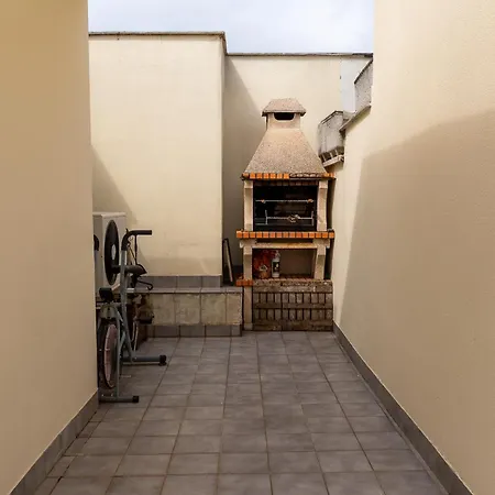 Penthouse Fenals يوريت دي مار