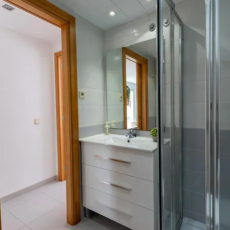 Penthouse Fenals דירה